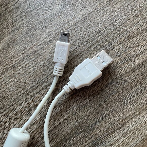 Canon PowerShot A570 IS Ai AF Digital Camera $30 - Picture 13 of 13